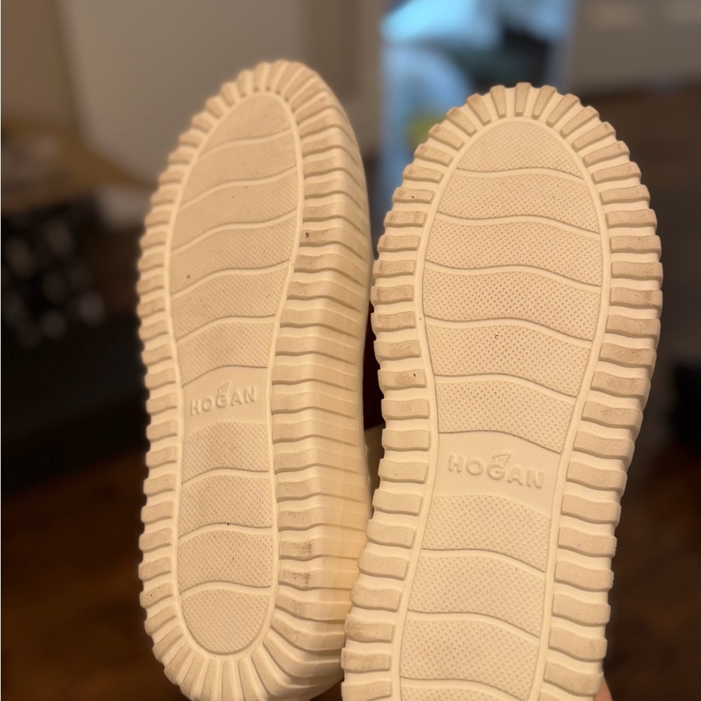 Hogan Cream Sneakers with Burgundy Panels - Picture 4 of 4